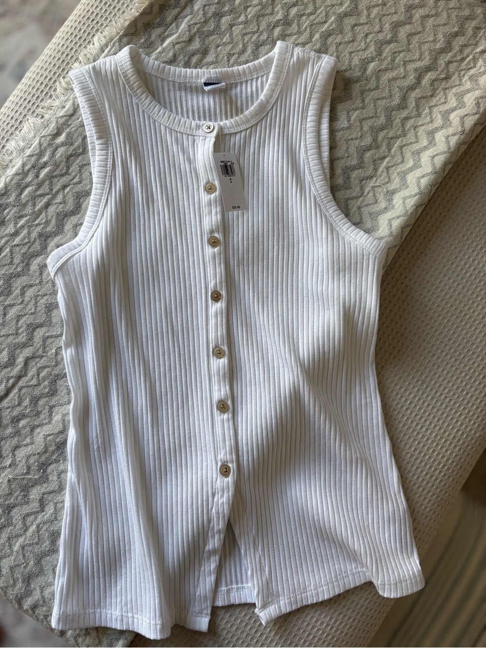 Old Navy White Ribbed Button-Front Tank - Tall